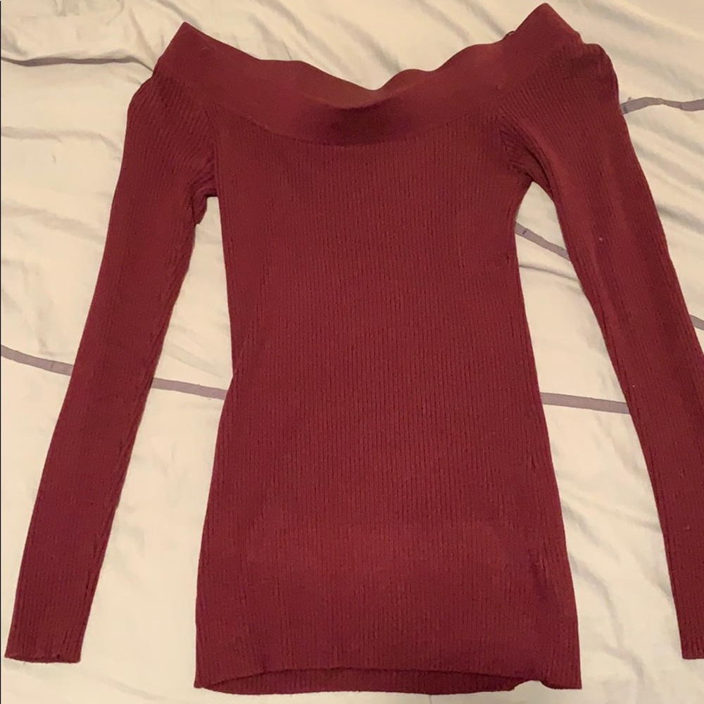 Guess off-shoulder top